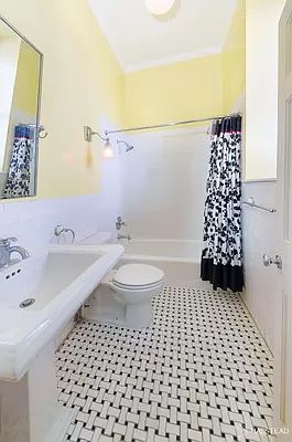 4th image of 101 W 81st St APT 213
