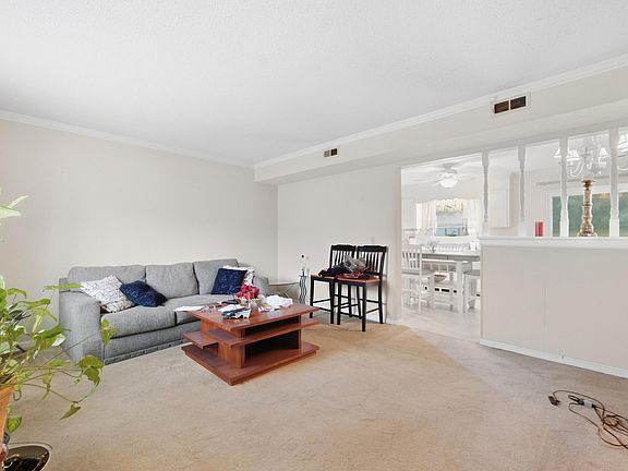 4th image of 7157 Holland Ln