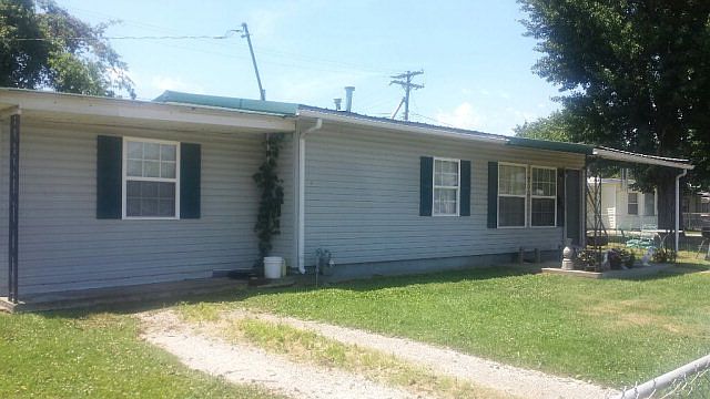 2nd image of 800 Dornell St