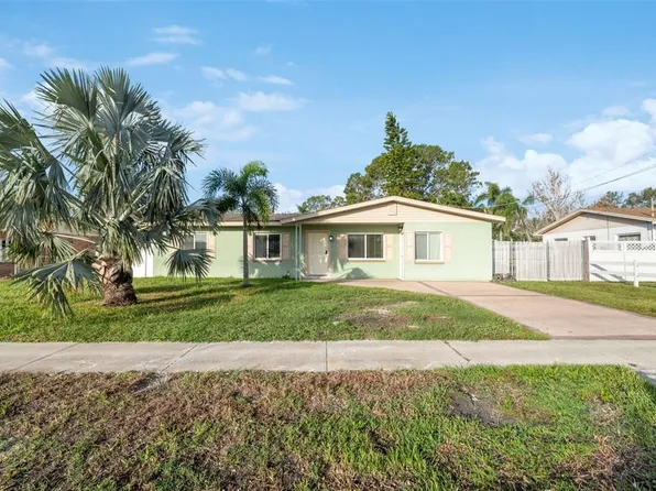 308 Country Club Dr, Oldsmar, FL 34677