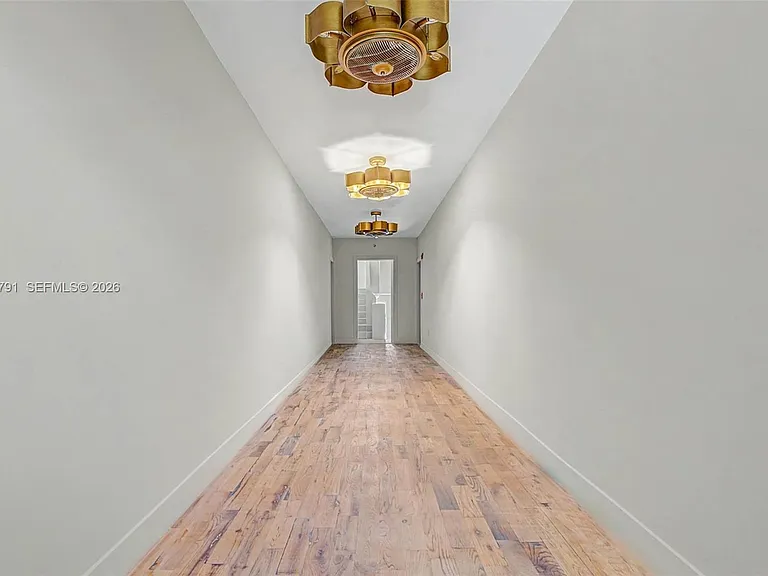 694 NE 76th St #6 — Photo 29
