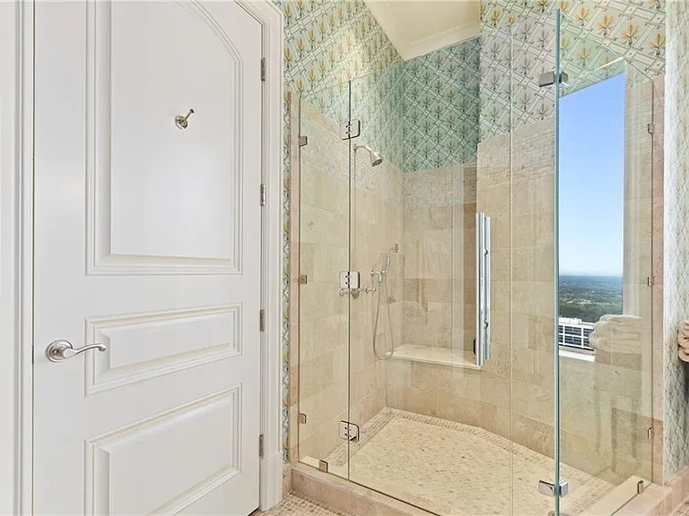 3376 Peachtree Rd NE #47A — Photo 37