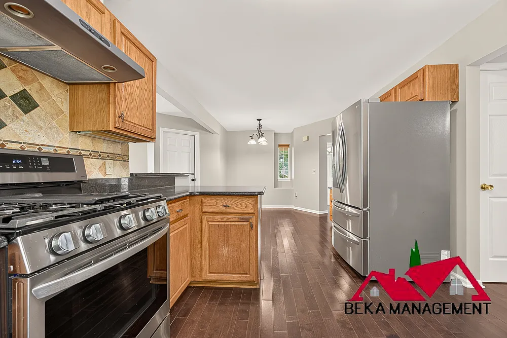 3 bed, 1700 sqft, $2,800 — Photo 4