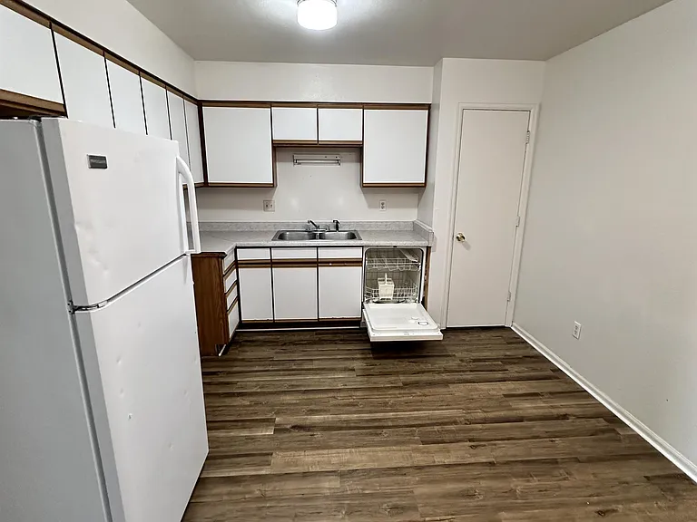 987 Iowa Ave #B — Photo 6