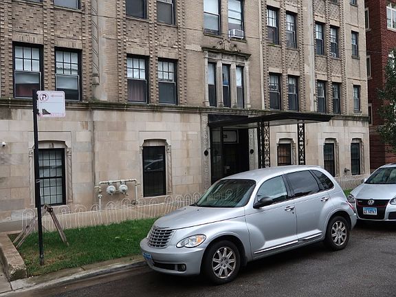 2nd image of 1209 W Sherwin Ave APT 208