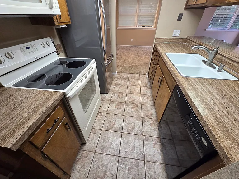 721 Laurelwood Dr #C — Photo 6