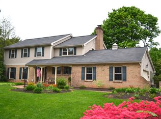 2914 Greenbriar Ln, Allentown, PA 18103