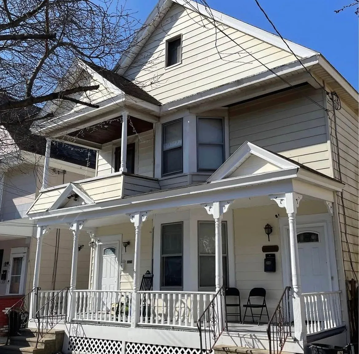 3 bed, 1.0 bath, 1250 sqft, $1,500 — Photo 1