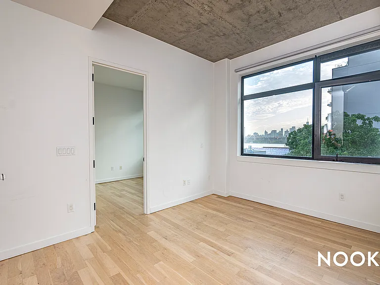 44 Kent St #514 — Photo 1