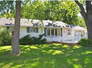 1722 Agate St, Saint Paul, MN 55117