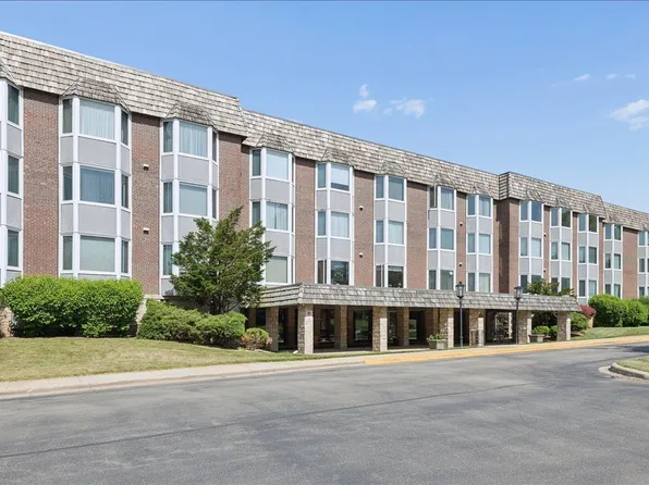 400 Ascot Dr APT 1D, Park Ridge, IL 60068