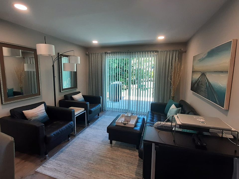1st image of 505 SE Flamingo Ave #505
