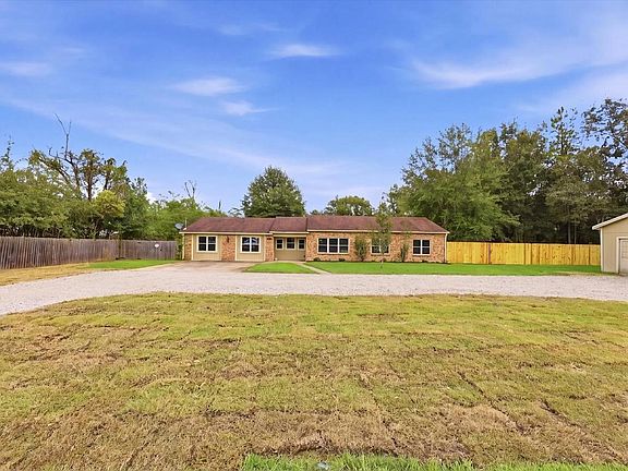 2nd image of 416 Craft Ln