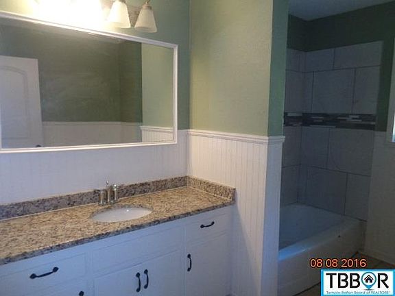 4th image of 3209 Cordova Dr