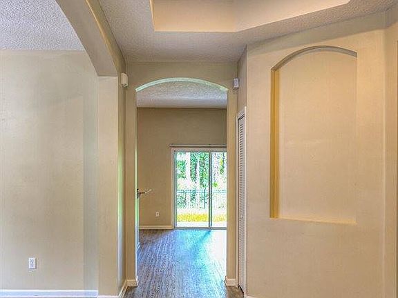 3rd image of 162 Islesbrook Pkwy