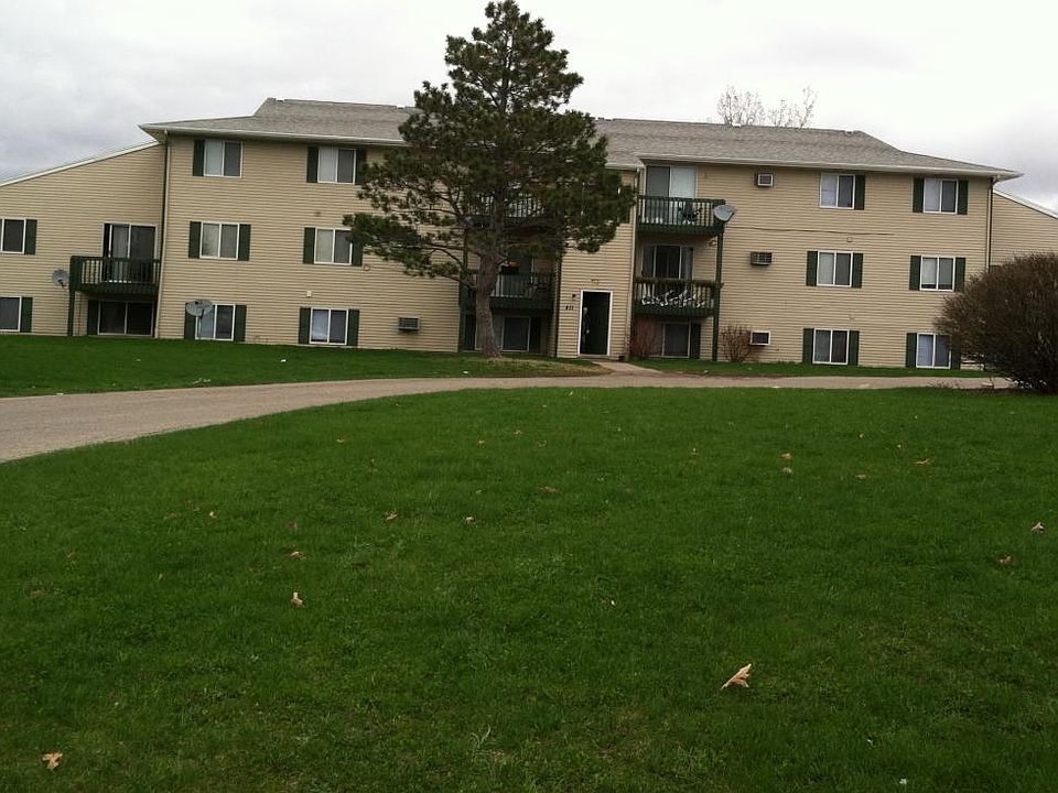 1st image of 411 Stratford Way APT 4