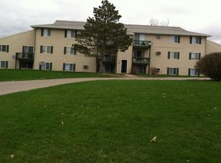 411 Stratford Way APT 4, Holland, MI 49423