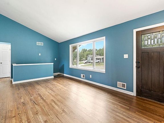 4th image of 7119 Larsen Ln