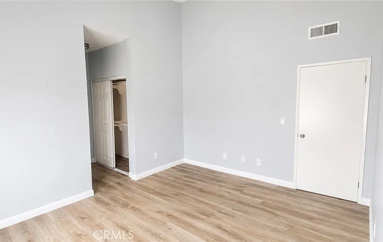 7900 Woodman Ave #105 — Photo 12