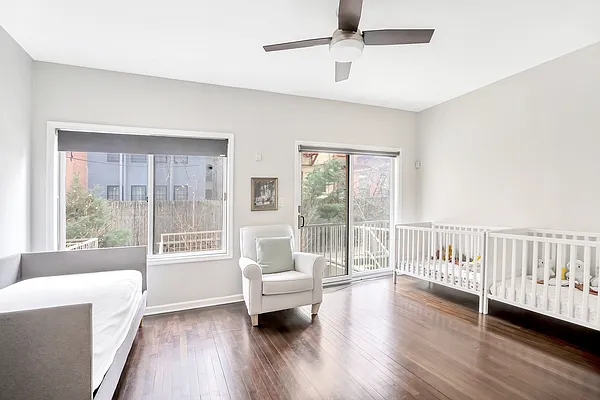 Sold by Isen & Company : Real Estate Advisors | media 7