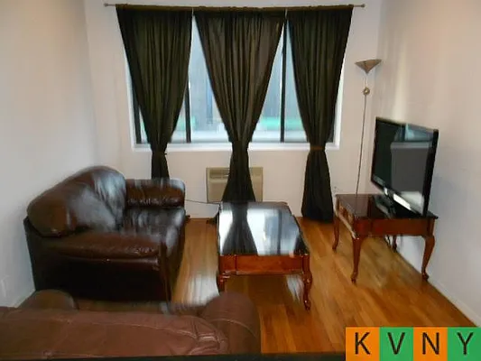 Rented by KVNY Soho | media 93