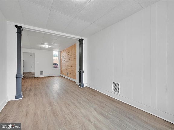 5th image of 1121 W King St