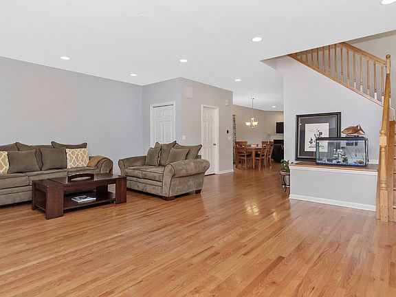 4th image of 2237 N Monticello Ave