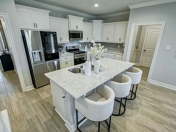 5th image of 837 Elliston Dr