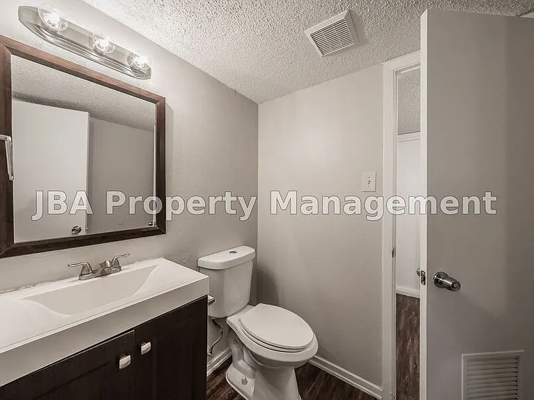 1770 Farleigh Ct #1770F — Photo 15