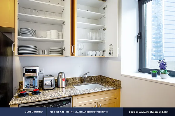 Rented by The Blueground | media 6