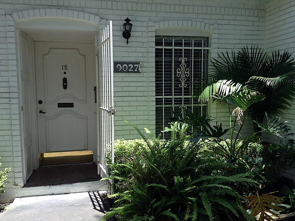 Welcome to 9027 Braeburn Valley Dr... a breathtaking 3 bedroom, 2 bath home built in MAISON DEVILLE 