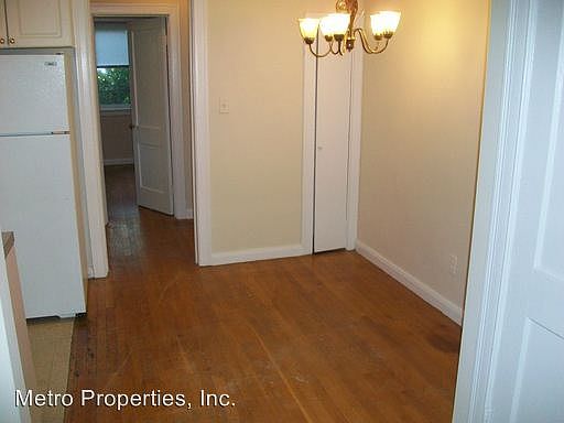 3rd image of 202 N Meadow St