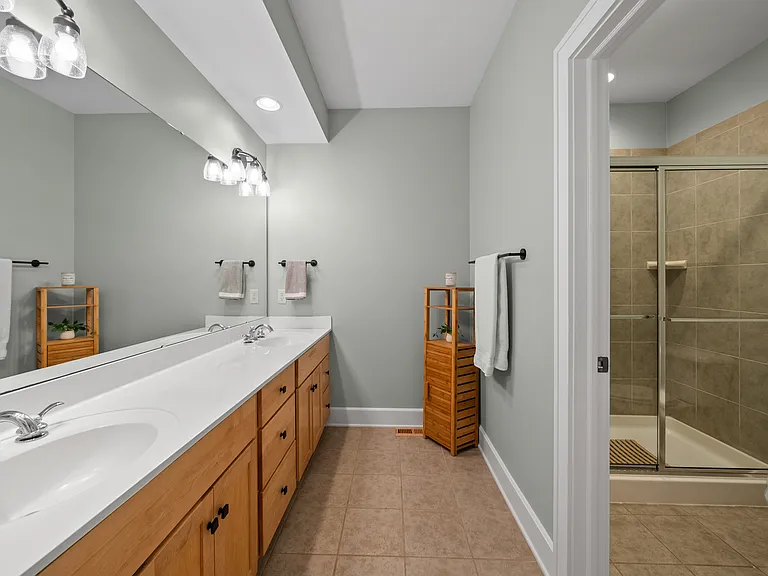 501 Abbey Ridge Ct — Photo 12