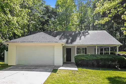 340 Christian Woods Dr SE Photo 1