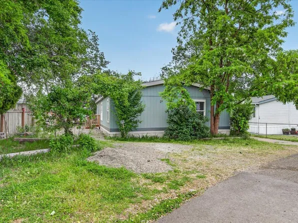 742 2nd Ave Space 19, Gold Hill, OR 97525