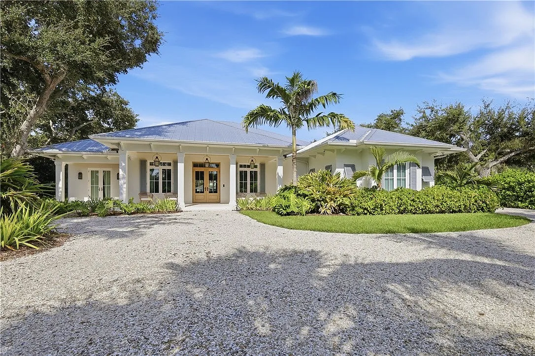 4 bed, 4.5 bath, 4196 sqft, $25,000 — Photo 3