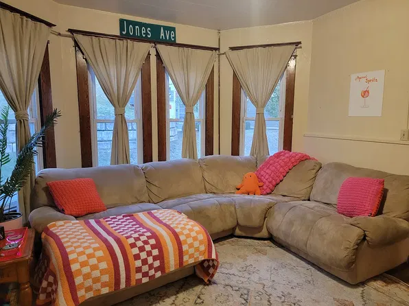 39 Jones Ave, Morgantown, WV 26505