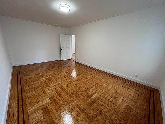 4th image of 1264 Sheridan Ave #3R