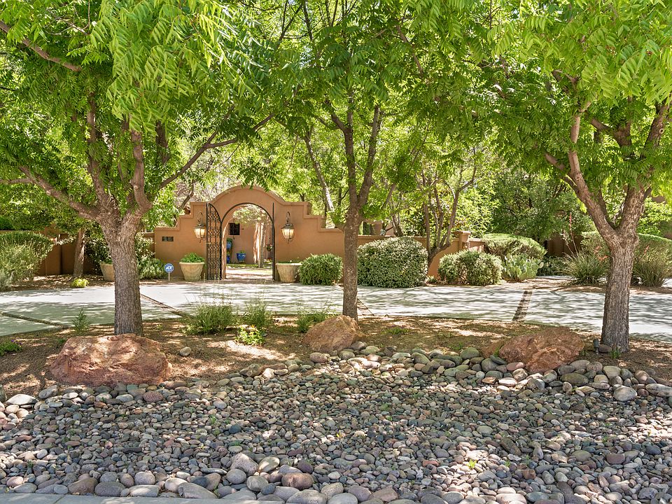 1st image of 817 Forest Willow Cir