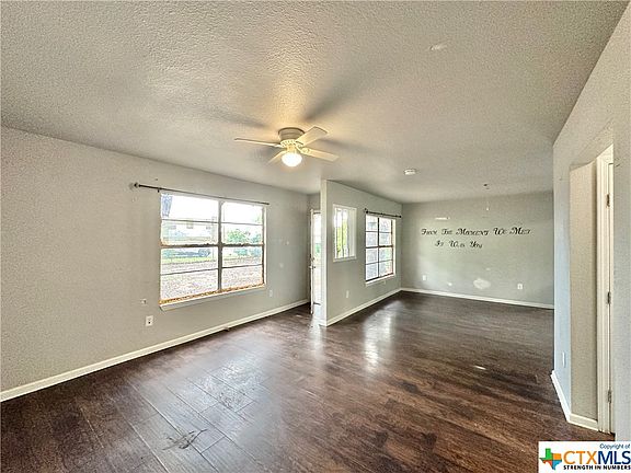 4th image of 604 W 1st Ave
