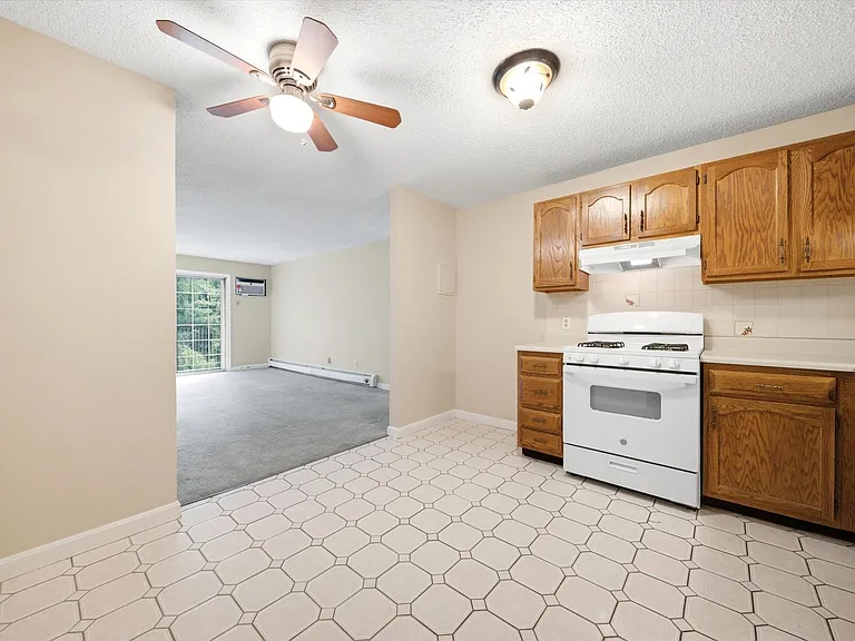 379 Huse Rd #27 — Photo 16