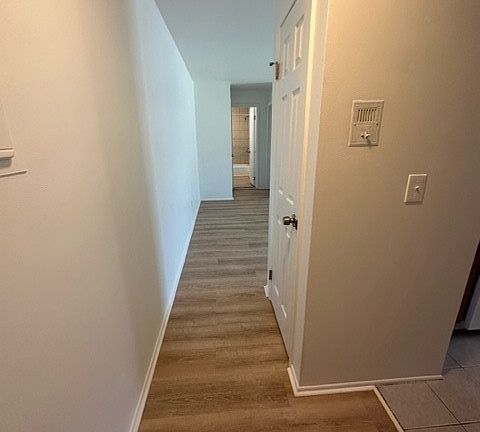 3rd image of 2600 Dewey Ave