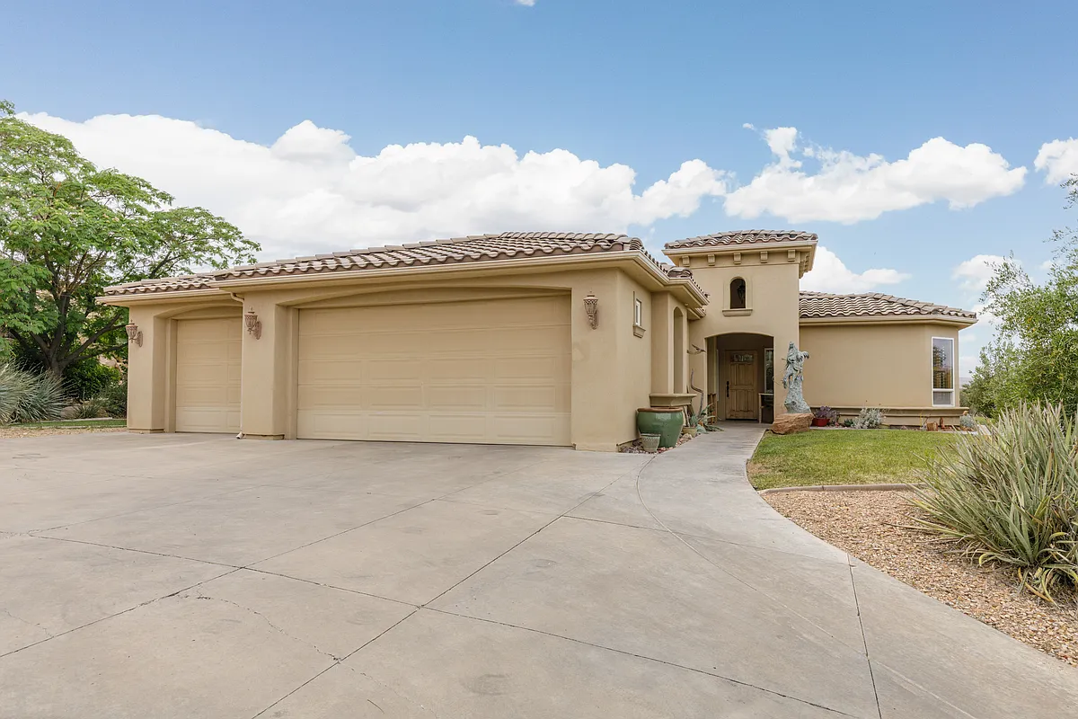 Building Photo - 2314 S Southgate Hills Dr