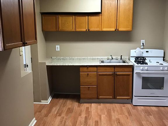521 Woodward #7 kitchen_09072017