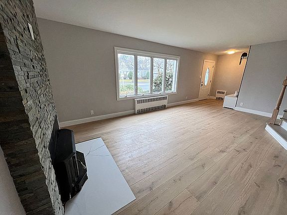 5th image of 192 Franklin Ave