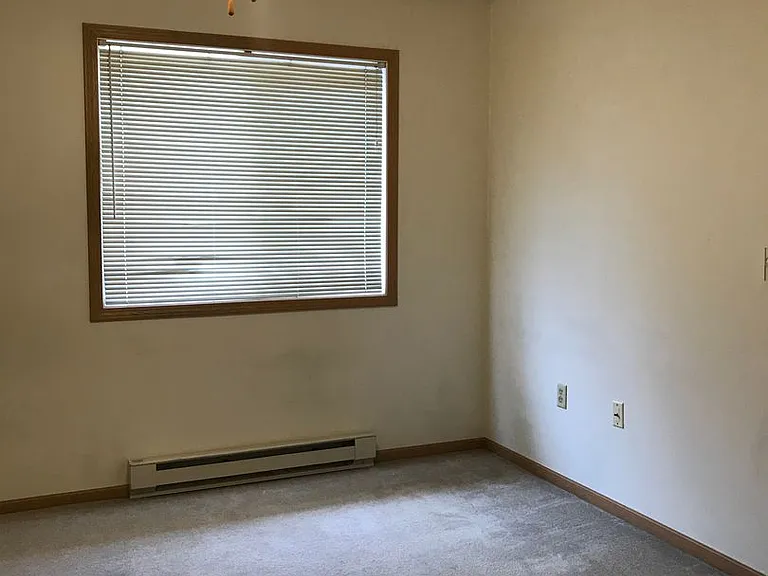1051 Imperial Cir — Photo 16