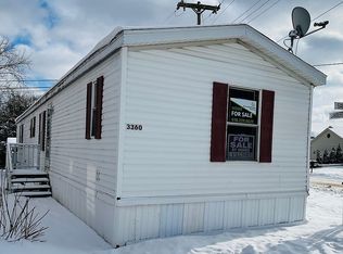 3360 Sandy Dr NE, Grand Rapids, MI 49525