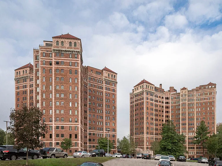 Alden Park Luxury Apartments — Photo 25