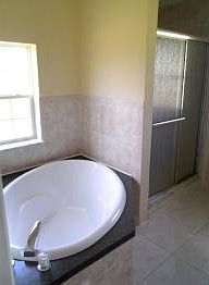 3rd image of 114 Oak Hollow Dr