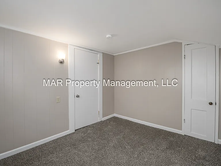 251 W Harris Ave — Photo 5